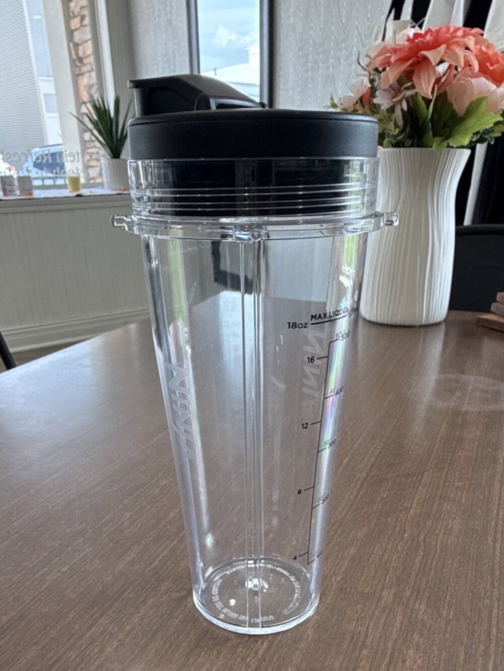 Genuine Nutri Ninja 18 oz Blender Replacement Cup with Black Travel Lid NWOT
